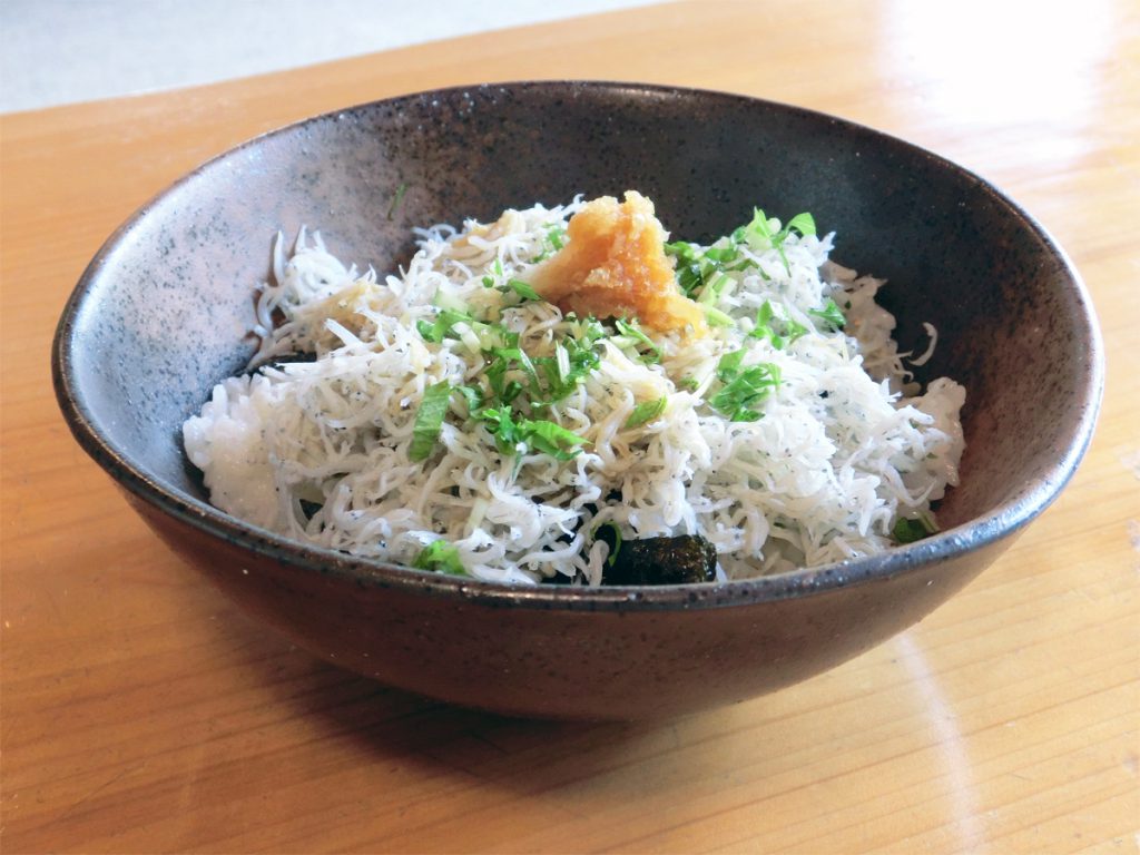 Chirimen-don (little-fish rice)